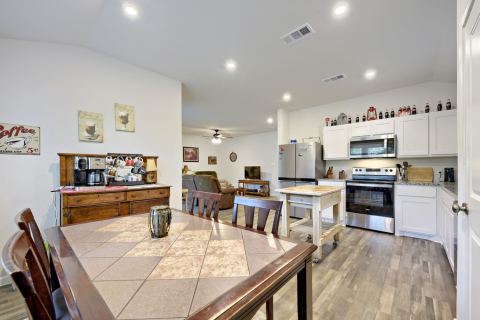 420 Jameson Street, Springtown, TX 76082 — photo 2