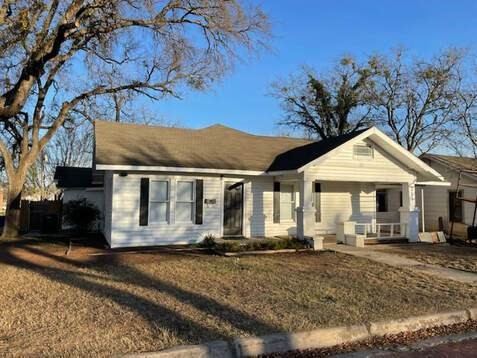 313 E College Street, Stephenville, TX 76401 — photo 2