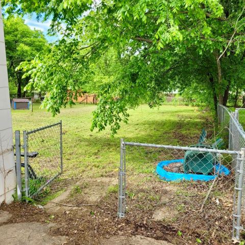 125 E Munson Street, Denison, TX 75021 — photo 3