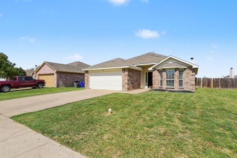 115 Windsor, Forney