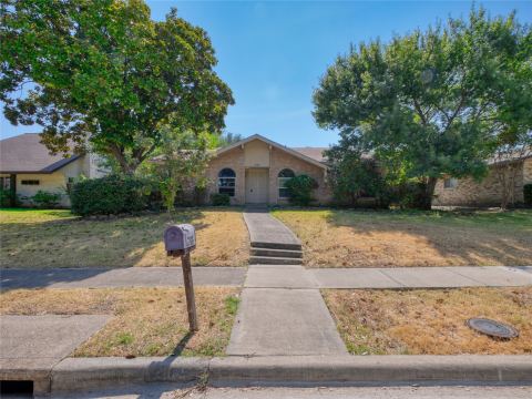 2708 Oak Grove Drive, Plano