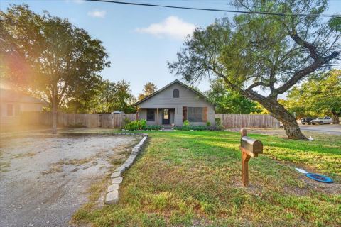 1090 Counts Street, Stephenville, TX 76401 — photo 2
