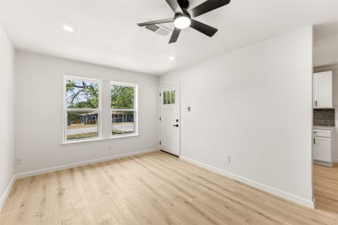 420 Dogwood Street, Springtown, TX 76082 — photo 3