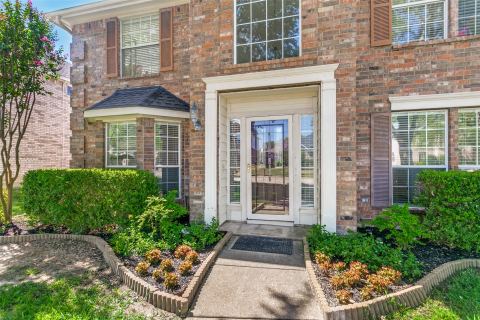 2424 Hunters Run Drive, Plano, TX 75025 — photo 2