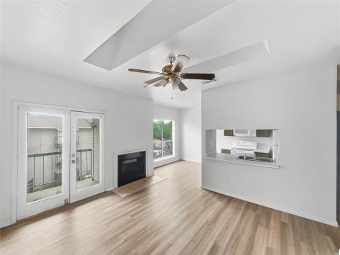 7126 Holly Hill Drive 304, Dallas, TX 75231 — photo 2