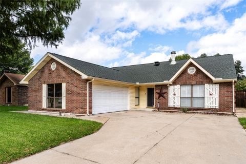 826 Camino Court, Grand Prairie, TX 75052 — photo 2