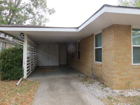 725 W Bullock Street, Denison, TX 75020 — photo 3