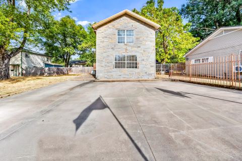 716 Brinker Street, Sulphur Springs