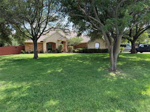 2117 Shorthorn Trail, Crowley