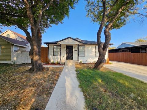 914 17th Street, Grand Prairie, TX 75050 — photo 2