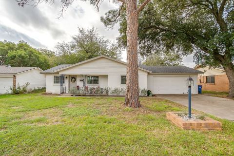 1033 Angela Court, Everman, TX 76140 — photo 2