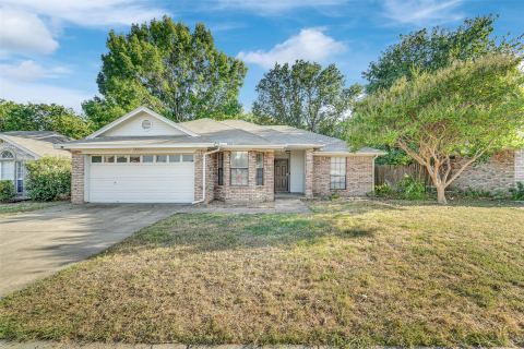 916 Pierce Arrow Drive, Arlington, TX 76001 — photo 2