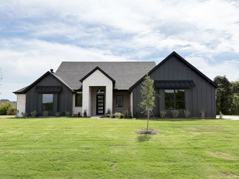 1102 Silver Sage Trail, Weatherford