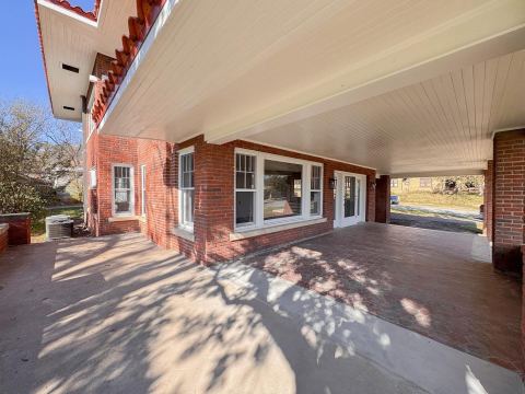 211 NW 4th Avenue, Mineral Wells, TX 76067 — photo 3