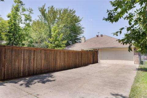 1304 W Mitchell Street, Arlington, TX 76013 — photo 2
