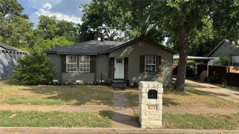 821 College Street, Cleburne, TX 76033 — photo 2