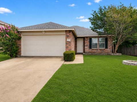 1221 Krista Drive, Burleson, TX 76028 — photo 2