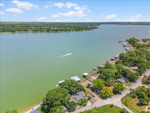 1128 W Lake Drive, Weatherford, TX 76087 — photo 3