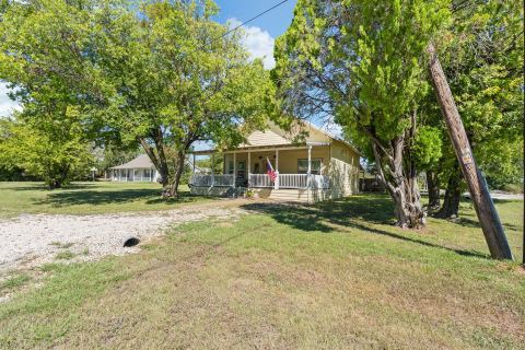209 E Allen Avenue, Godley, TX 76044 — photo 3