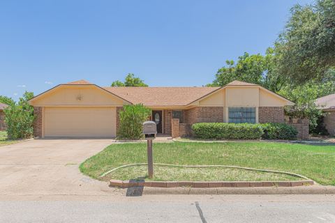 1015 Meadowlark Lane, Granbury, TX 76048 — photo 2