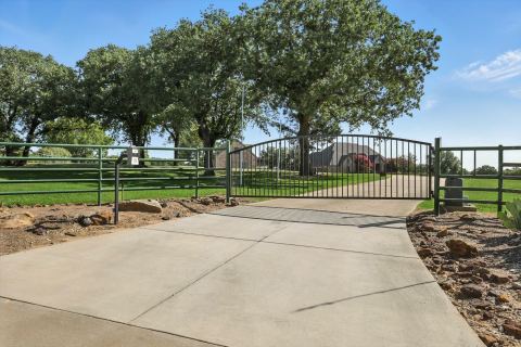 12886 Saint John Road, Pilot Point, TX 76258 — photo 2