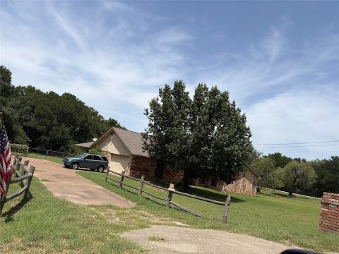200 Windridge Trail, Burleson, TX 76028 — photo 2