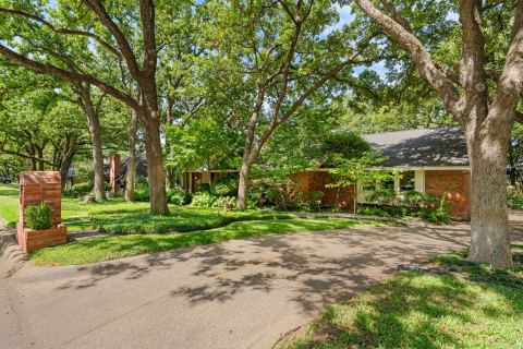 2212 Prestonwood Drive, Arlington