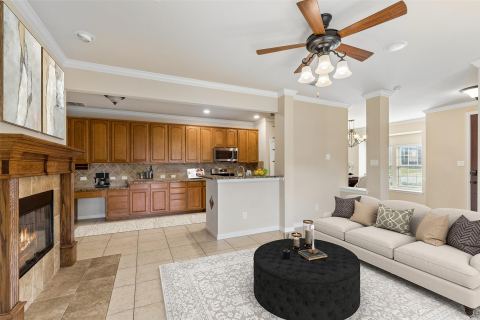 4313 Kestrel Way, Carrollton, TX 75010 — photo 2