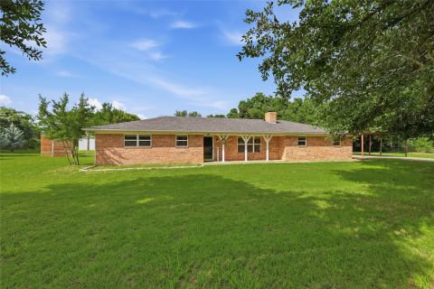 101 Pleasant Valley Lane, Weatherford