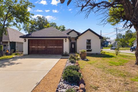 3721 Washington Street, Greenville