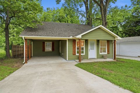 909 Thatcher Street, Denison