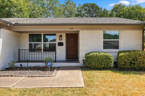 2325 N Lockhart Street, Sherman