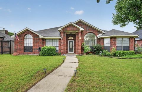1701 Briargrove Drive, Mesquite, TX 75181 — photo 2