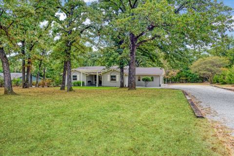 225 Karen Drive, Denison, TX 75021 — photo 2