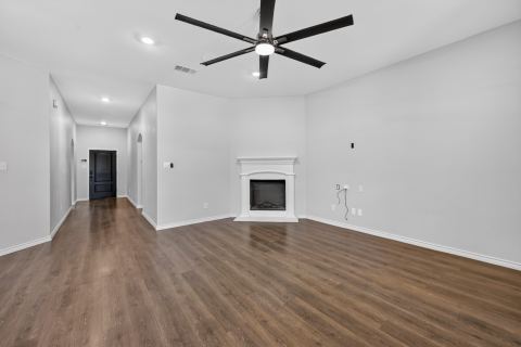 108 Lakeview Circle, Pilot Point, TX 76258 — photo 2