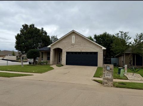 1001 Roberts Bend, Granbury, TX 76048 — photo 2
