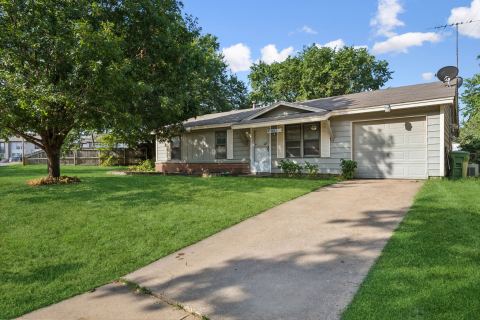 809 Helen Drive, Bedford, TX 76022 — photo 2