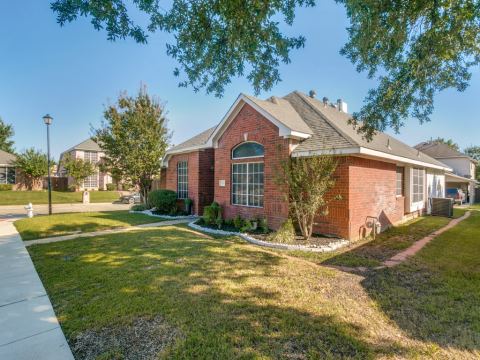 1600 Yellowstone Avenue, Lewisville, TX 75077 — photo 2