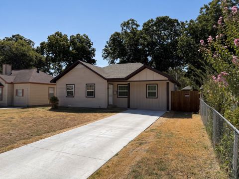 1205 Oak Street, Grand Prairie, TX 75050 — photo 2