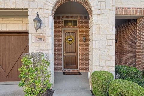 2812 Cedar Elm Drive, Carrollton, TX 75010 — photo 2