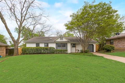 907 Melanie Lane, Keene, TX 76059 — photo 2