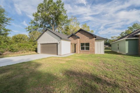 921 Putman, Sulphur Springs, TX 75482 — photo 3