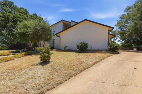 2700 Shadow Wood Court, Arlington, TX 76006 — photo 2
