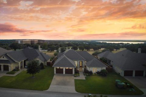 1608 Ridgewood Drive, Waco, TX 76710 — photo 2