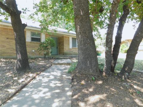 2204 Canterbury Court, Denton, TX 76205 — photo 2