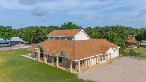 9805 Eldorado Drive, Burleson, TX 76028 — photo 2