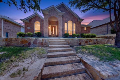 404 Castle Street, DeSoto, TX 75115 — photo 2