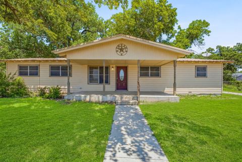 1571 W Ash Street, Stephenville, TX 76401 — photo 2