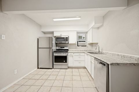 1001 W Elm Street 103, Denison