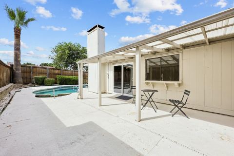 2604 Winding Creek Drive, Carrollton, TX 75007 — photo 3